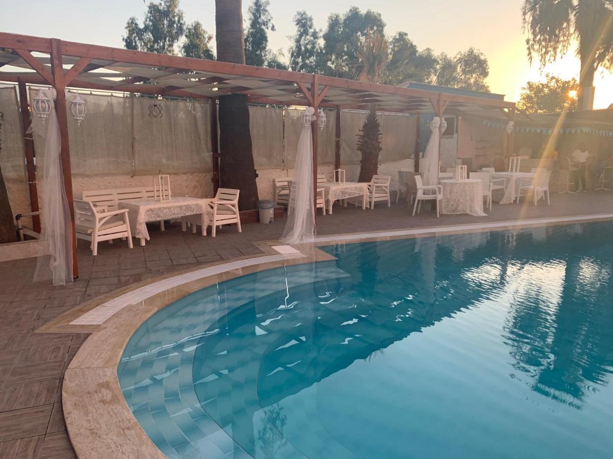 Holiday Hotel Kusadasi Exterior photo